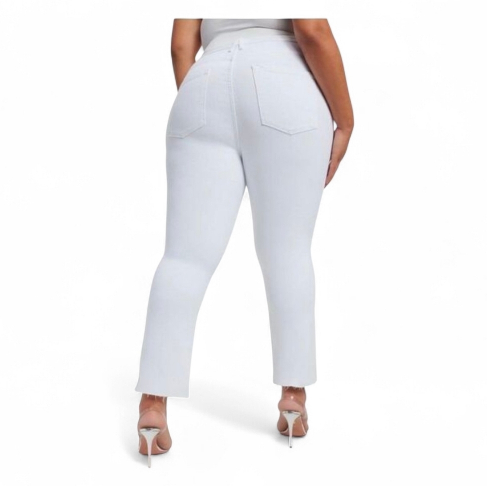 GOOD AMERICAN White Straight High Waist Raw Hem Jeans - Size 18